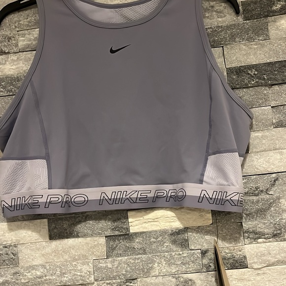 New!! Nike Pro women's crop bra top - Picture 2 of 5